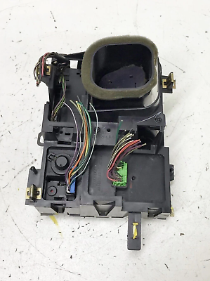 03-06 GMC Sierra Yukon XL Driver Side Dash Air Outlet Vent and SWITCHES Set