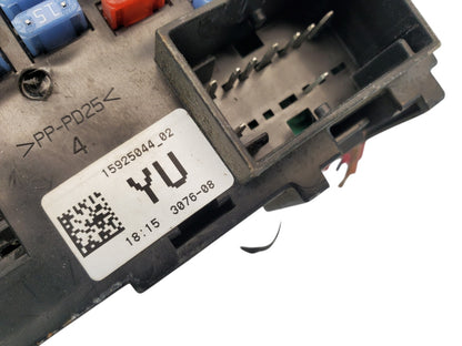 07 GMC Yukon XL FUSE RELAY BOX 15925044-02 OEM