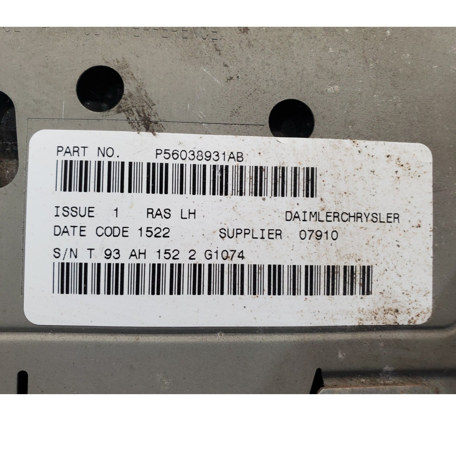 96-00 DODGE CHRYSLER RADIO CASSETTE TAPE PLAYER P56038931AB