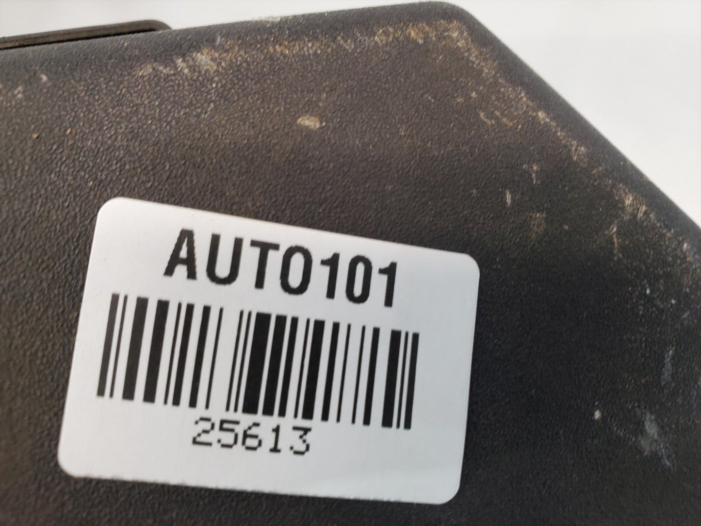 10 CHEVROLET IMPALA ENGINE FUSE BOX 20817314