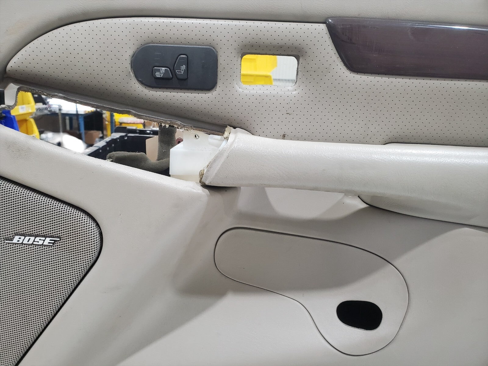 03-06 Chevrolet Cadillac Escalade Sierra Silverado Door Panel OEM 15199461