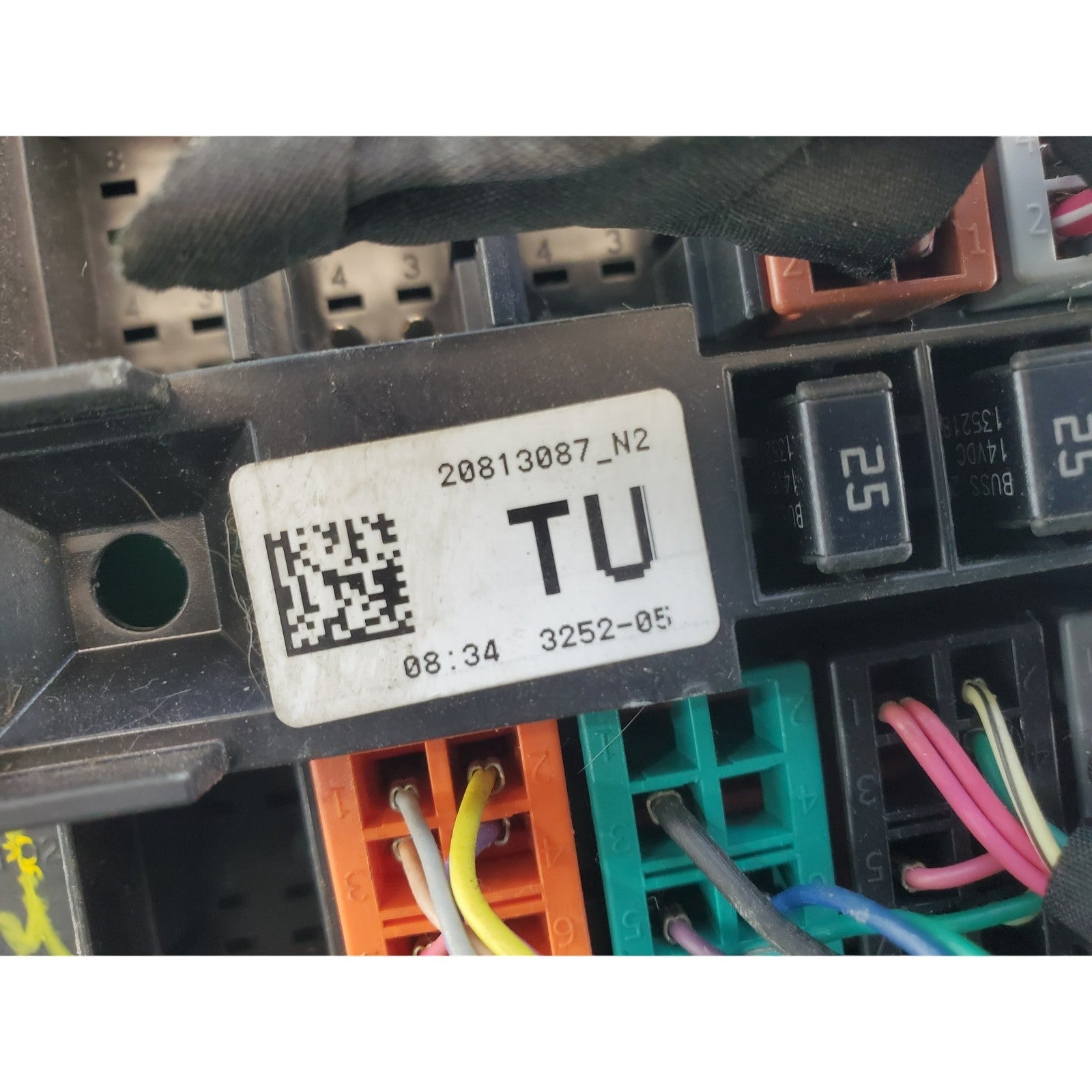 2007-2014 CHEVROLET SILVERADO INTERIOR CABIN FUSE RELAY BOX 20813087 OEM