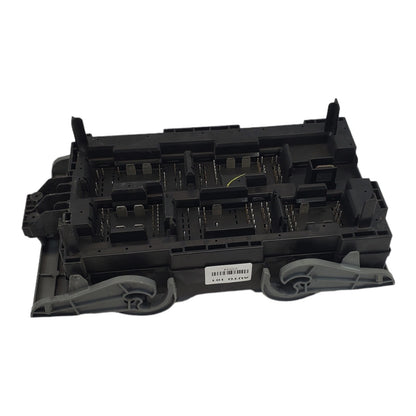 OEM 03-06 CHEVROLET SILVERADO Suburban Tahoe Fuse Box Relay 15201928-01