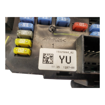 07 GMC Yukon XL FUSE RELAY BOX 15925044-02 OEM