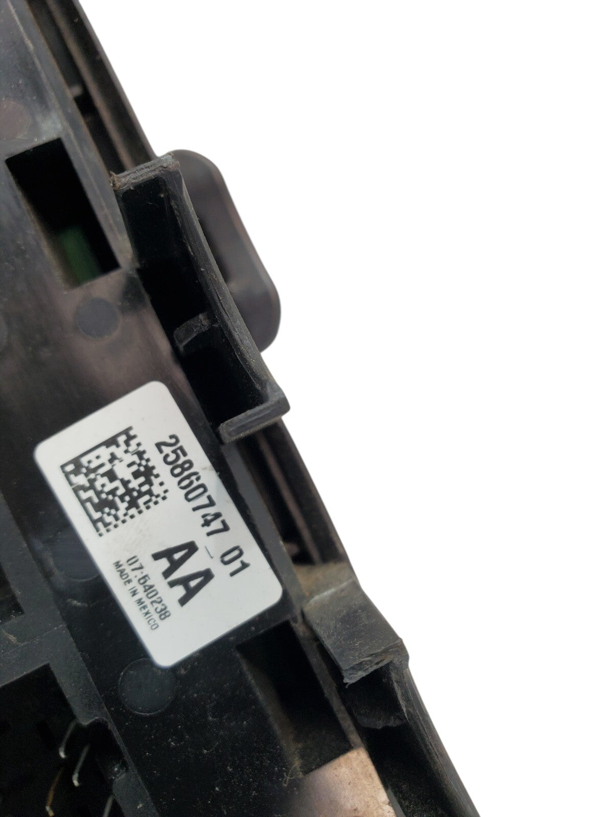 08-11 Chevrolet Impala Fusebox Fuse Box Relay Module 25860747_01 AA