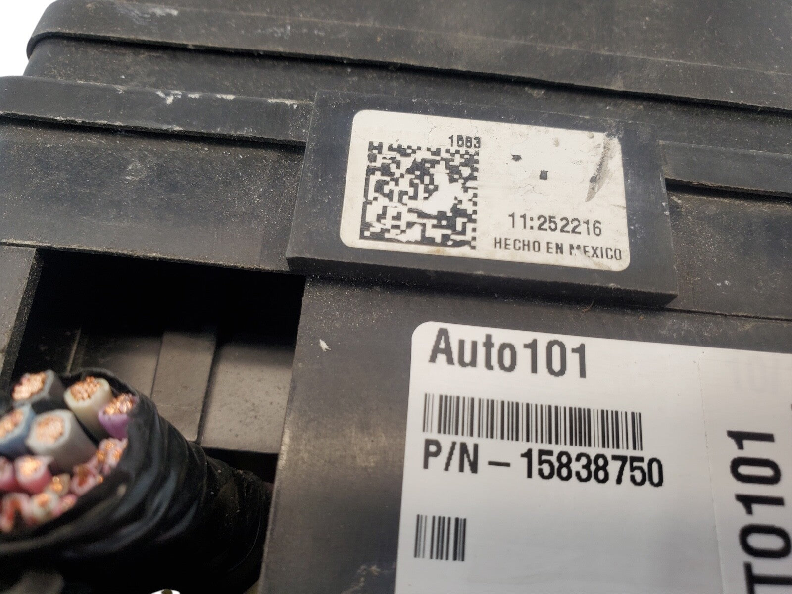 15838750 Chevy 2007 2008 Malibu Fuse Box Engine Bay Under Hood Front Relay D23