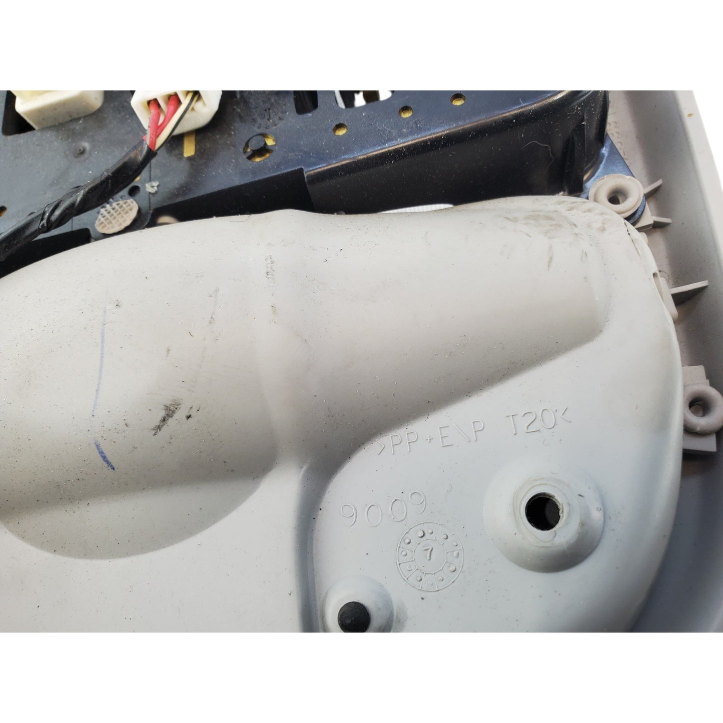 2004-2010 Toyota Sienna Overhead Console VK7000827747 Color Beige OEM