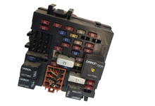 99-06 Chevy Silverado GMC Sierra Suburban Fuse Relay Box 15770992-01