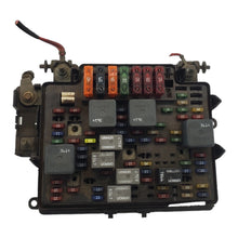 99-02 GMC suburban 5.3 2WD Tahoe Fuse Relay Box 12193645-09 Module