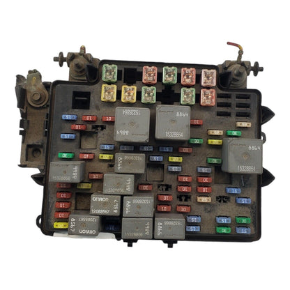  03-06 ChevroletSilverado Yukon Engine Fuse Relay Box Junction Block 15201930-02