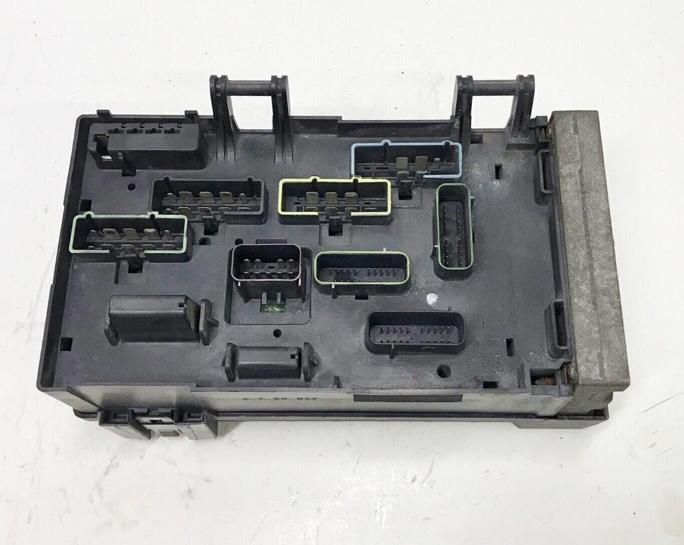 2003 Caravan Voyager Town & Country Power Distribution Fuse Box 04727556AE