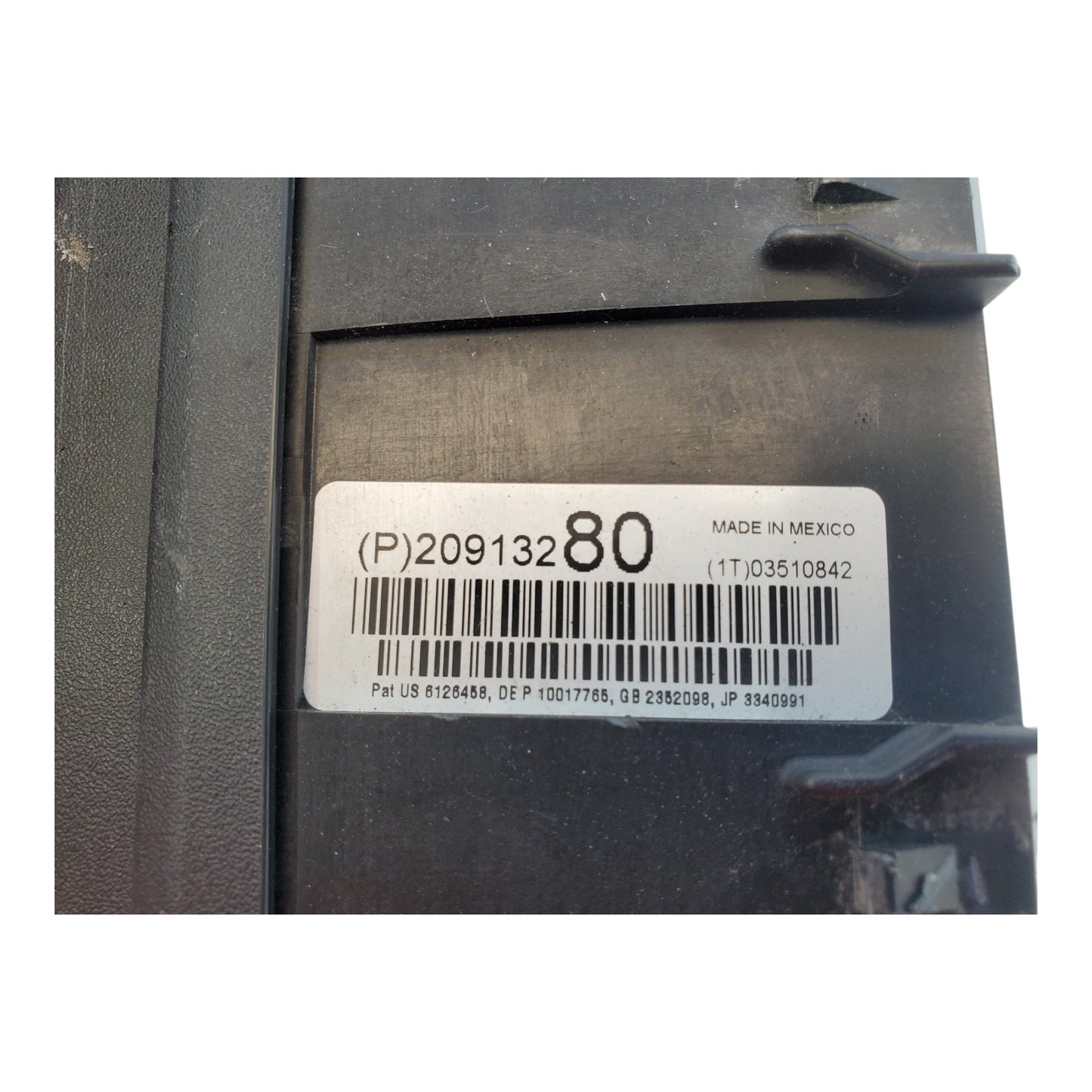 OEM 10-11 Chevrolet Traverse Fuse Box Junction 20913280 Module