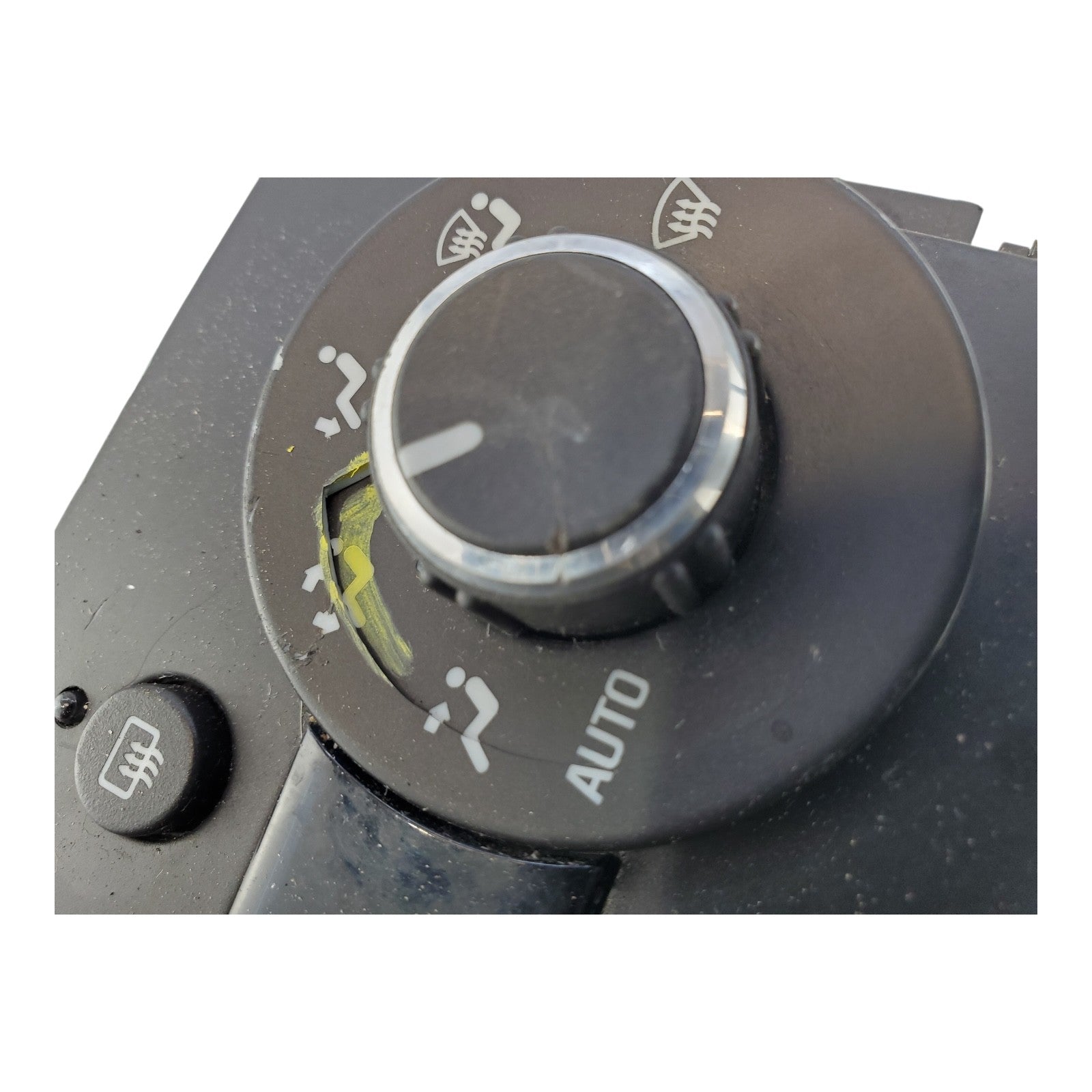 Genuine Chevrolet 28014590 A/C Heater Temperature Control Panel Fits 2006 Malibu