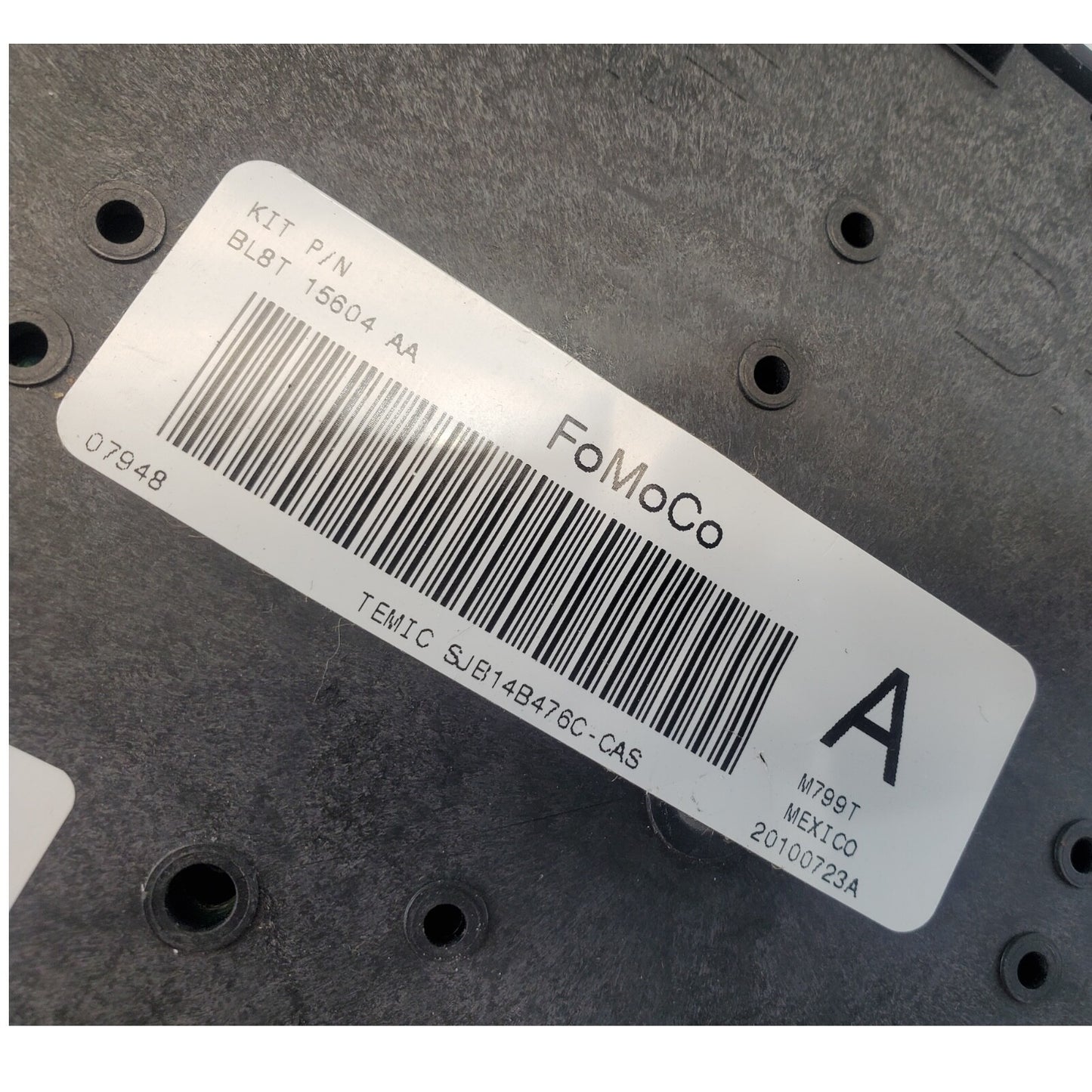 09-12 Ford Escape interior Relay Fuse Box OEM BL8T 15604 AK