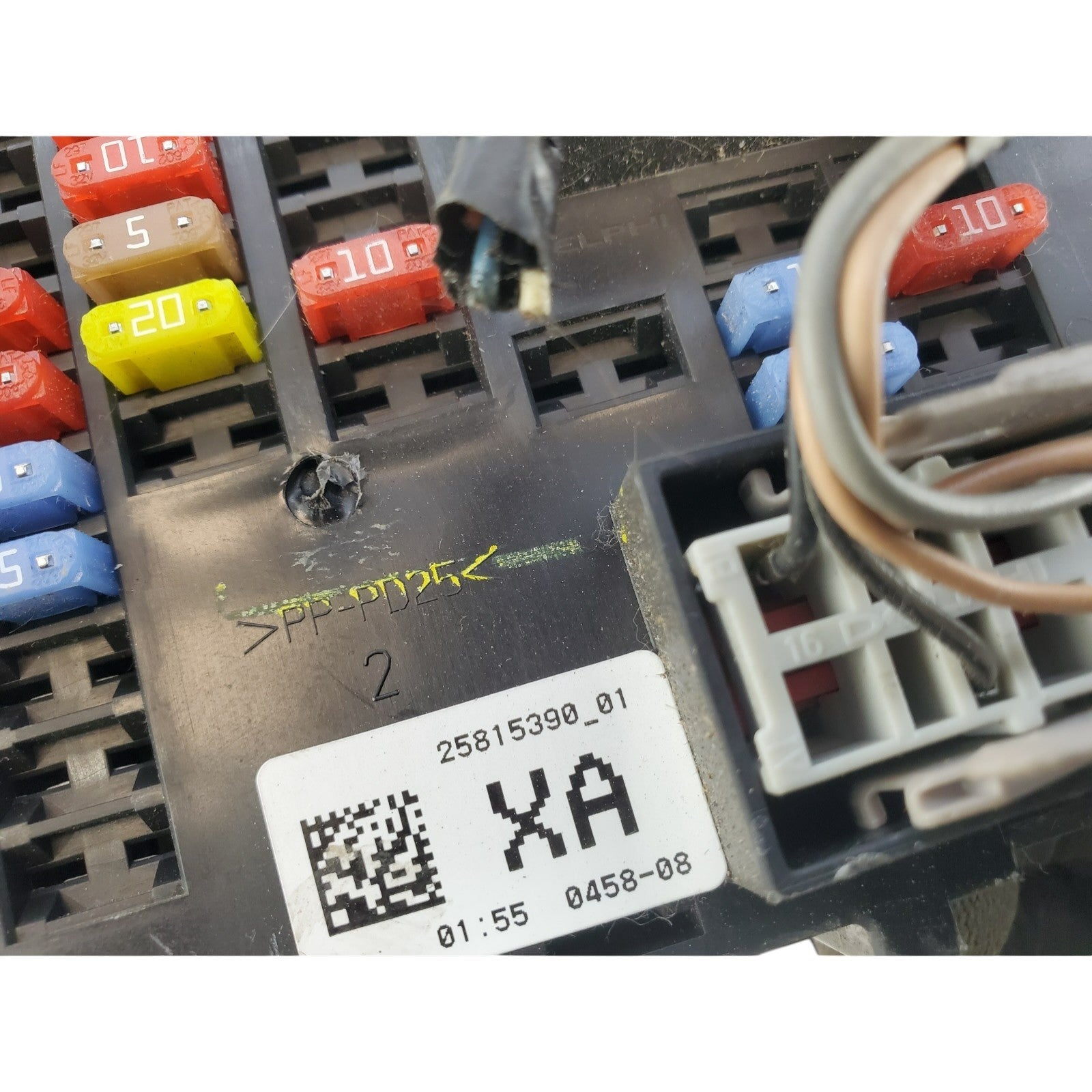 08 09 10 11 Chevrolet Silverado GMC Sierra Cabin Fuse Box 25815390-01