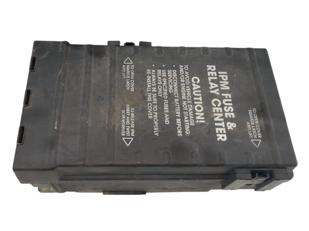 2003 Caravan Voyager Town & Country Power Distribution Fuse Box 04727556AC