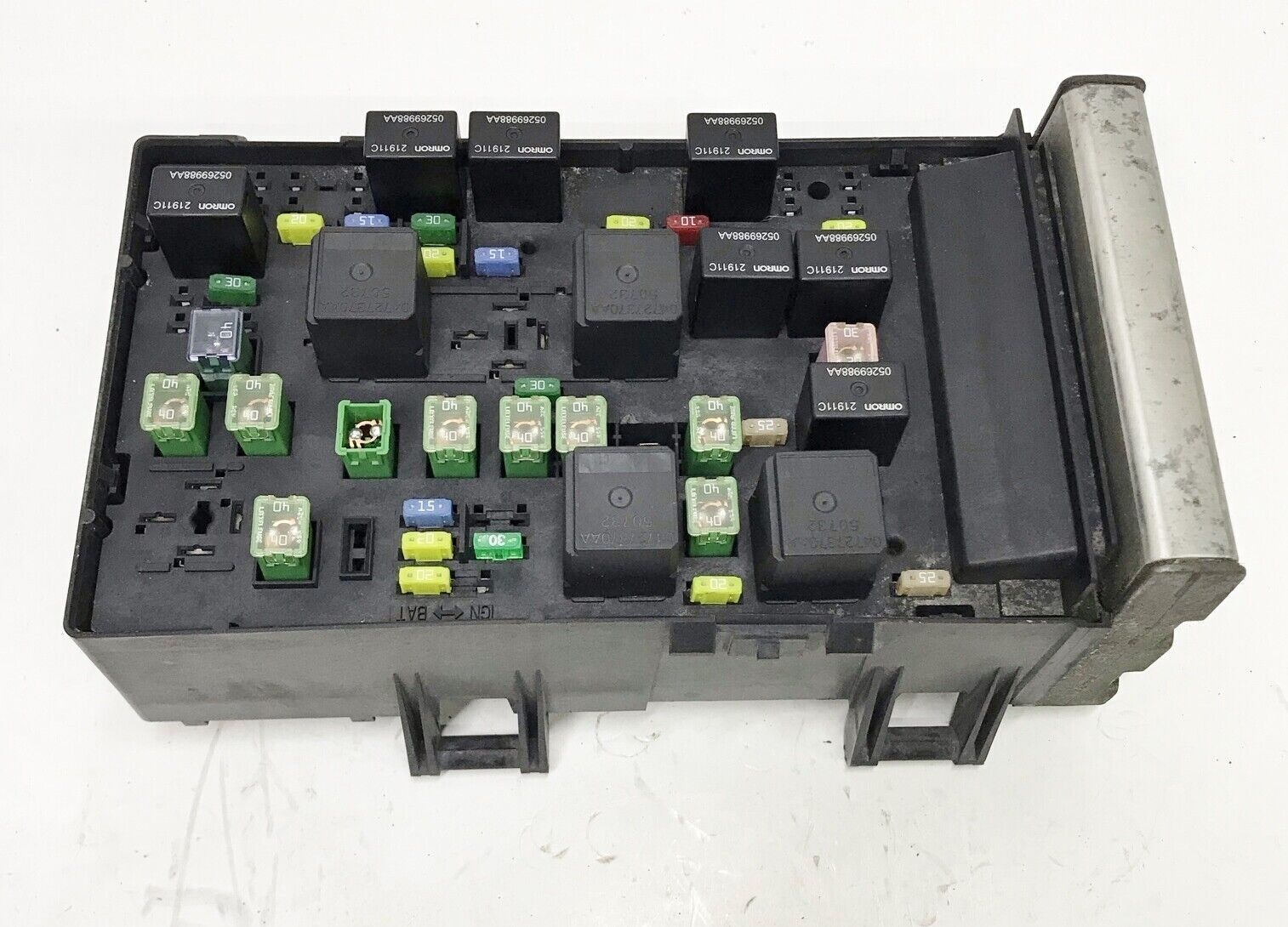 2003 Caravan Voyager Town & Country Power Distribution Fuse Box 04727556AE