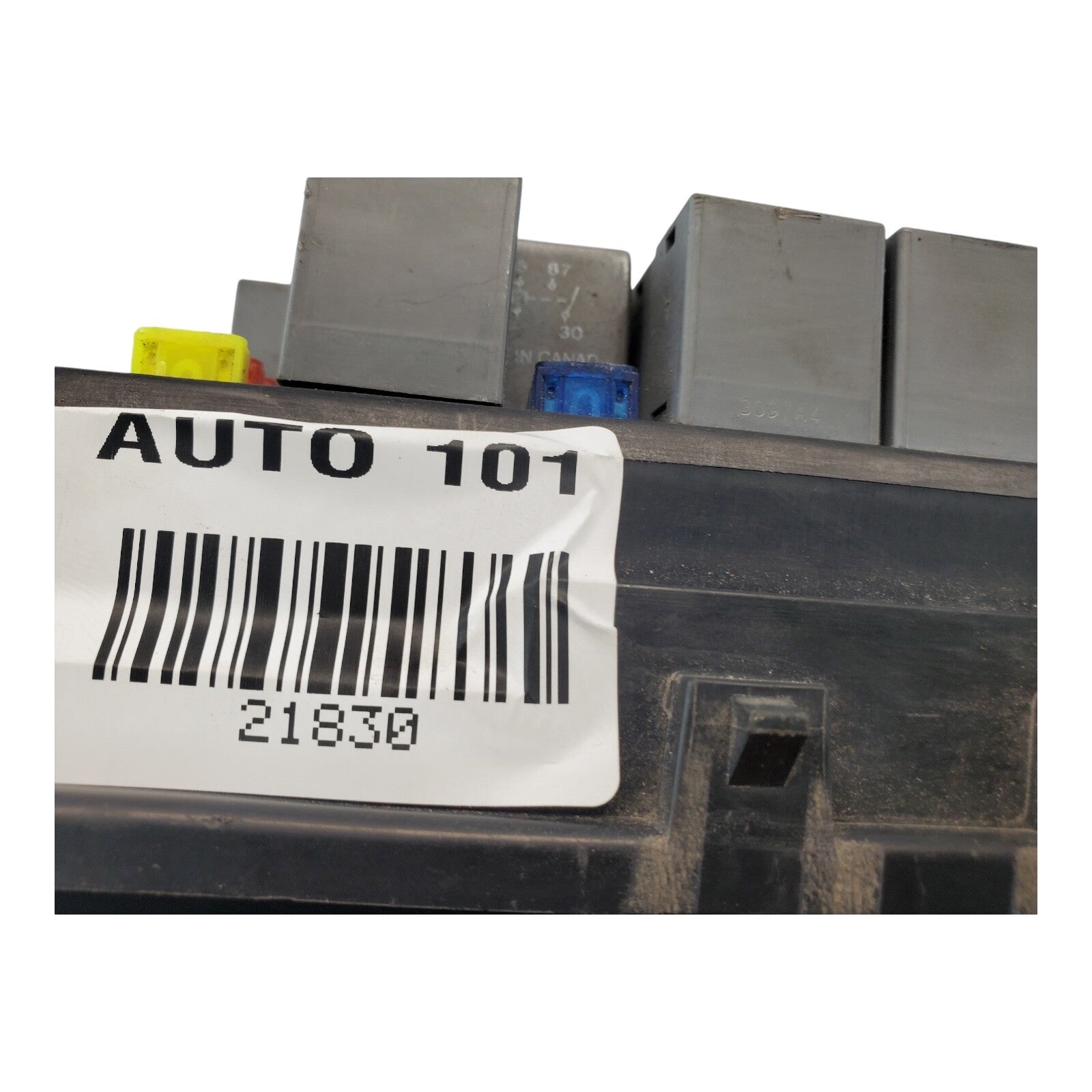  03-06 ChevroletSilverado Yukon Engine Fuse Relay Box Junction Block 15201930-02