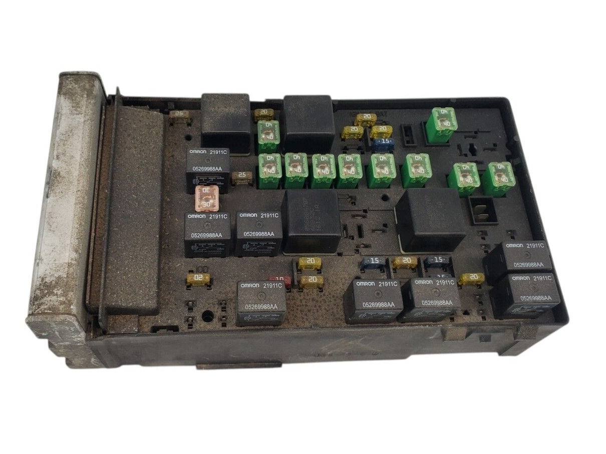 2003 Caravan Voyager Town & Country Power Distribution Fuse Box 04727556AC