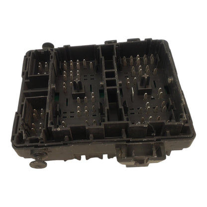 07-09 GMC Yukon Denali 6.2L AWD Cabin Fuse Relay Box 15093837_01 OEM
