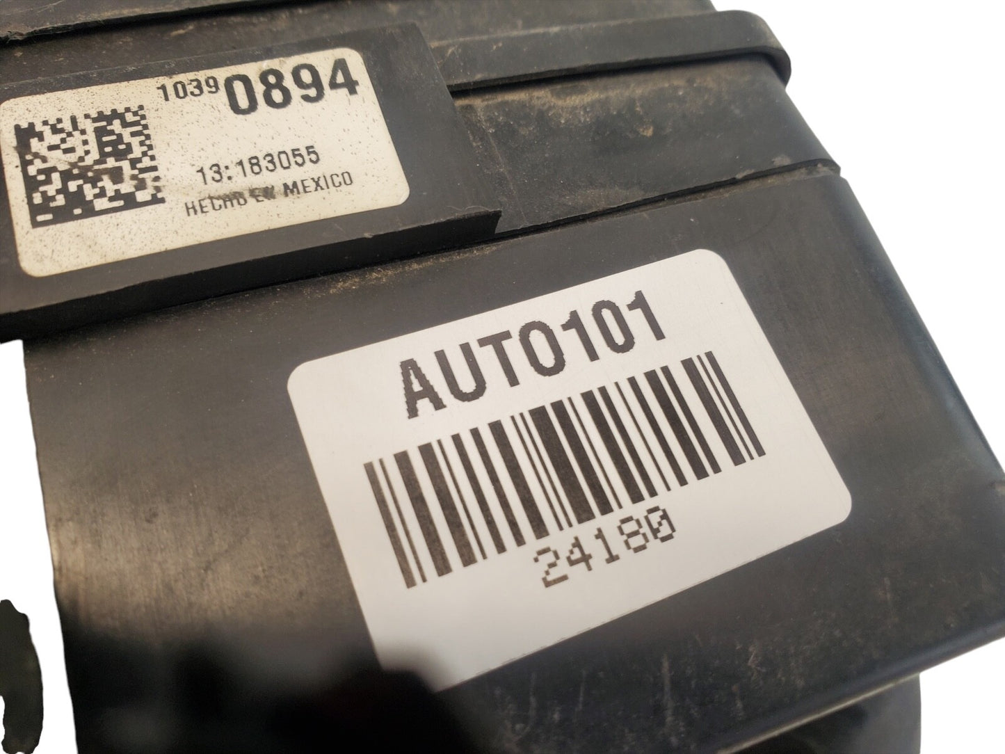 10390894 Pontiac-G6 2006-2009 Fuse Box Relay Junction Unit Module 587 1B6 B2