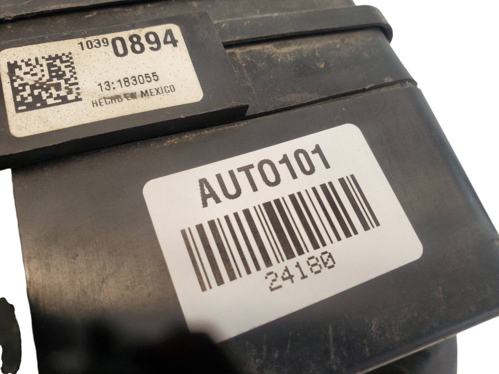 10390894 Pontiac-G6 2006-2009 Fuse Box Relay Junction Unit Module 587 1B6 B2