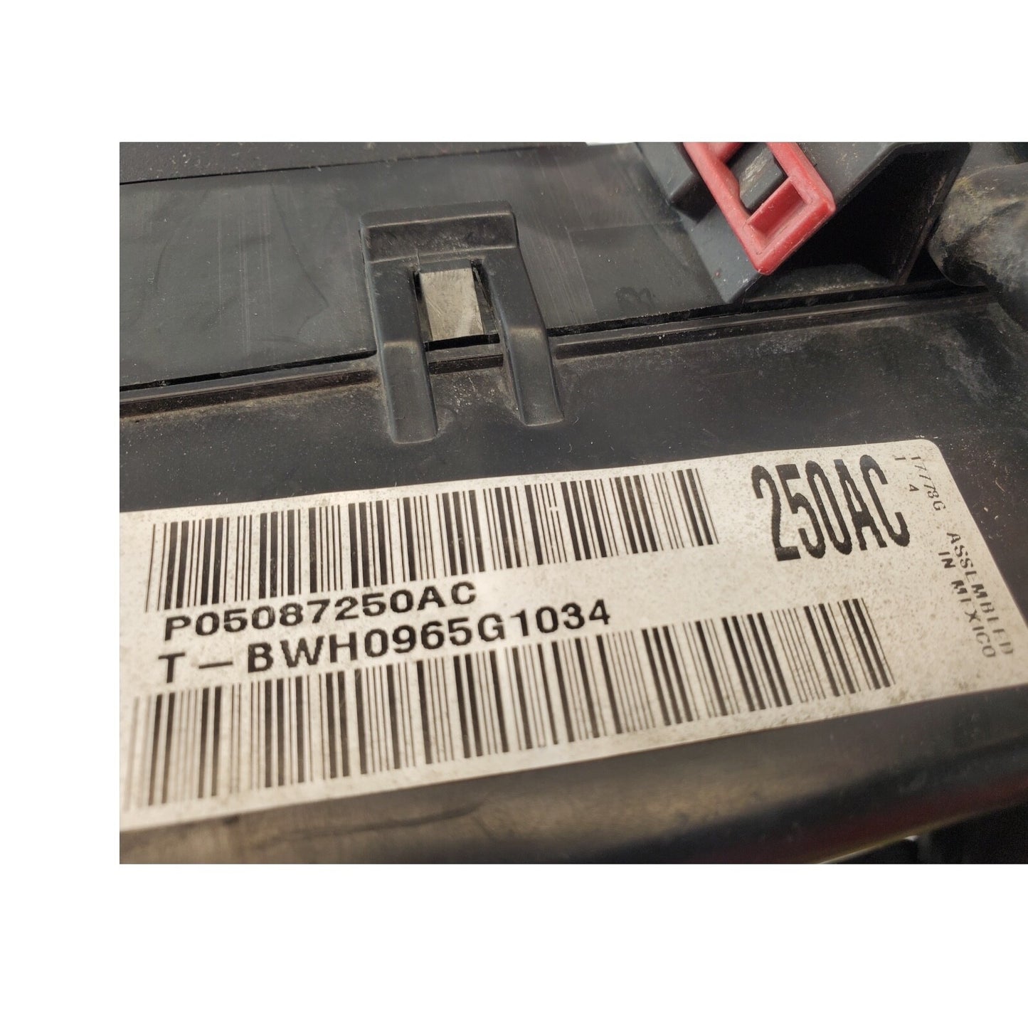 P05087250AC Chrysler Sebring 2006 Engine Fuse Relay Junction Box OEM 2
