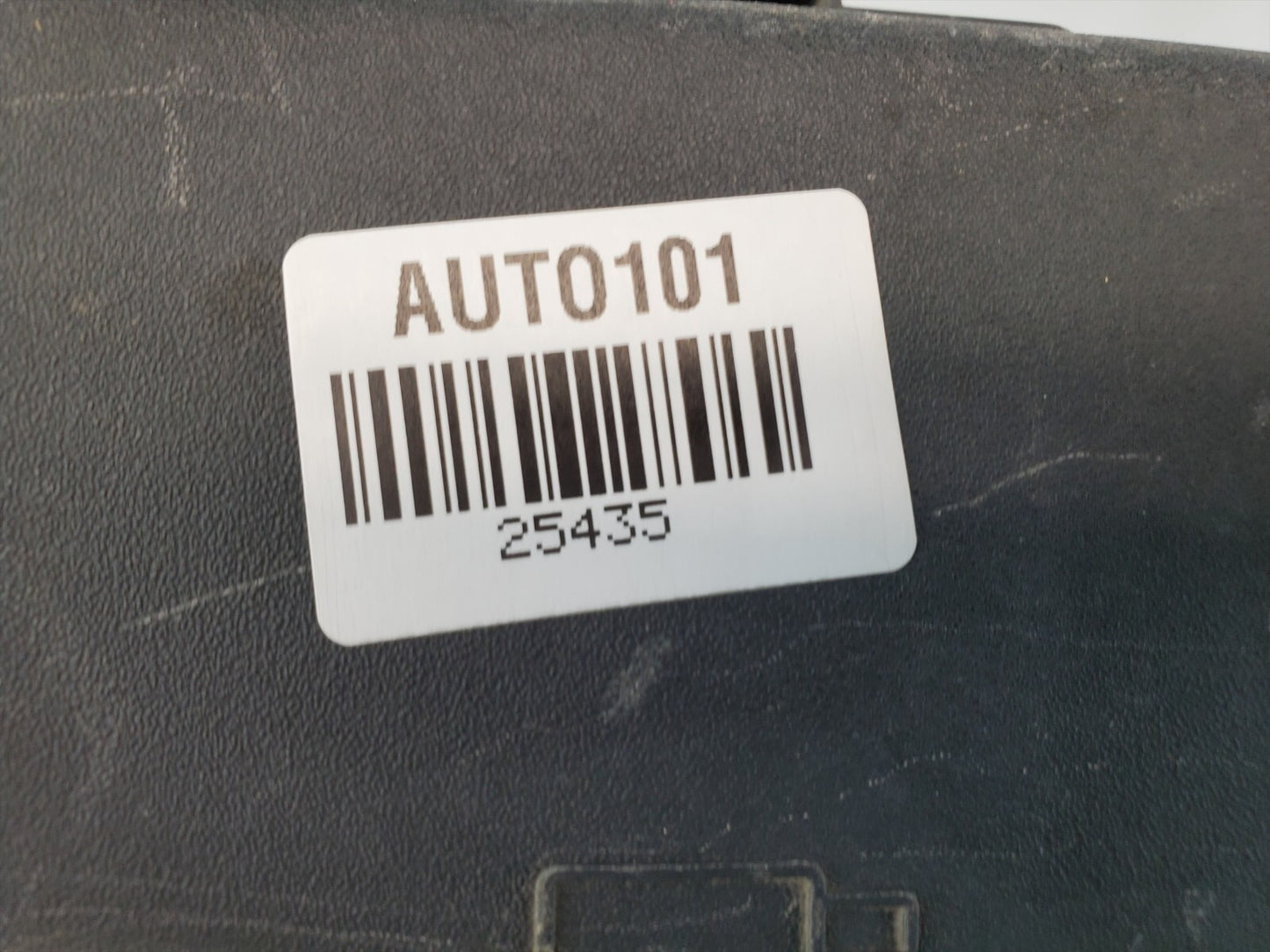 08-11 CHEVROLET IMPALA Fuse Box Engine Without Police Package 25915388