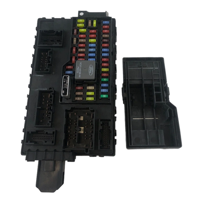 07-11 EXPEDITION NAVIGATOR FUSE RELAY POWER DISTRIBUTION BOX AL1T-15604-AC