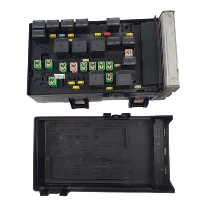 01-04 CHRYSLER DODGE INTERGRATED POWER CONTROL MODULE FUSE BOX 04727557AC OEM