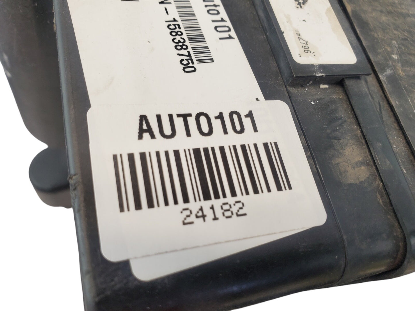 15838750 Chevy 2007 2008 Malibu Fuse Box Engine Bay Under Hood Front Relay D23