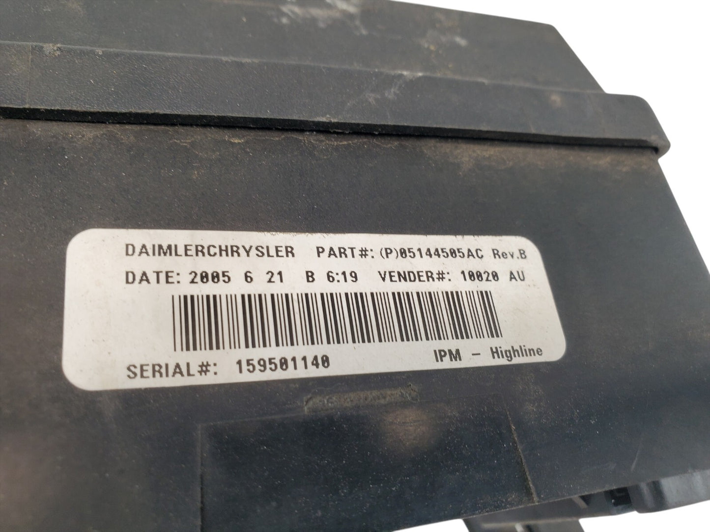 05-07 Caravan Town & Country Fuse Box Relay Control Module 05144505AC
