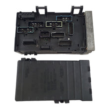 2003-05 Dodge Caravan Fuse Box Relay Junction Unit 05082457AB With Module