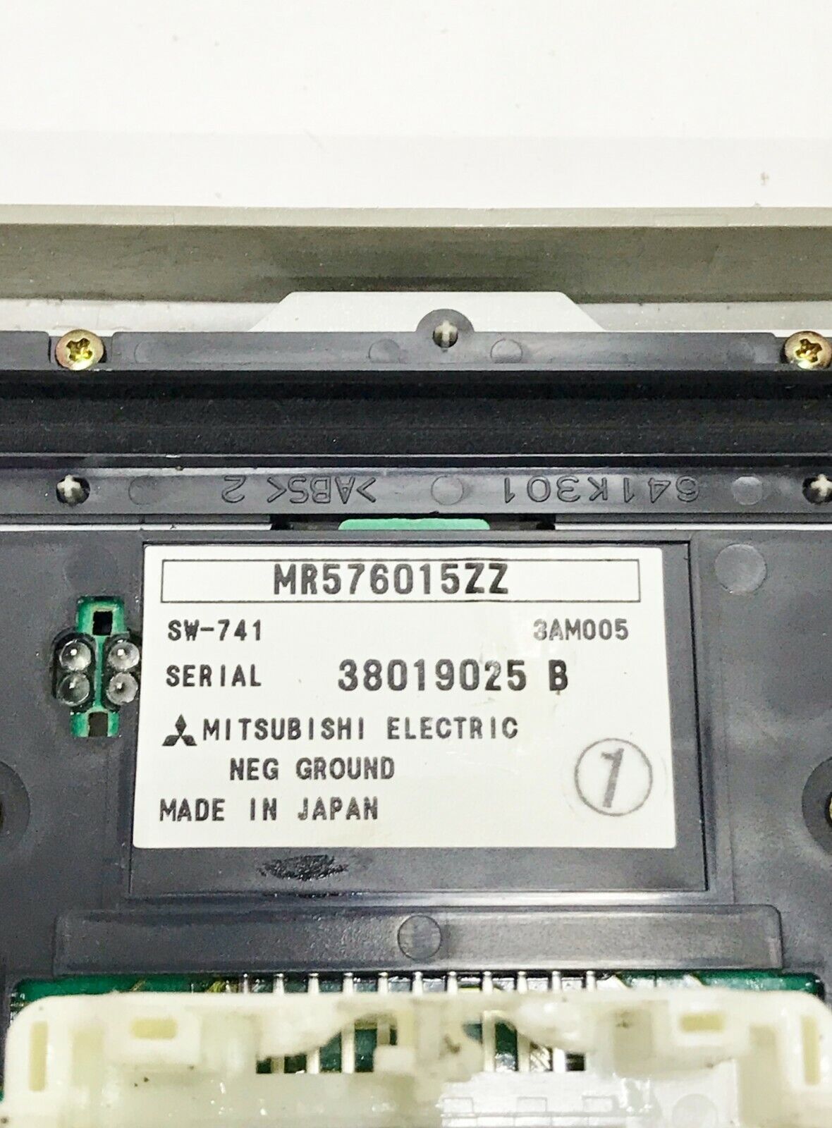 ✅ 04-05 Mitsubishi Endeavor Galant Audio CD Radio Control Faceplate MR576015ZZ