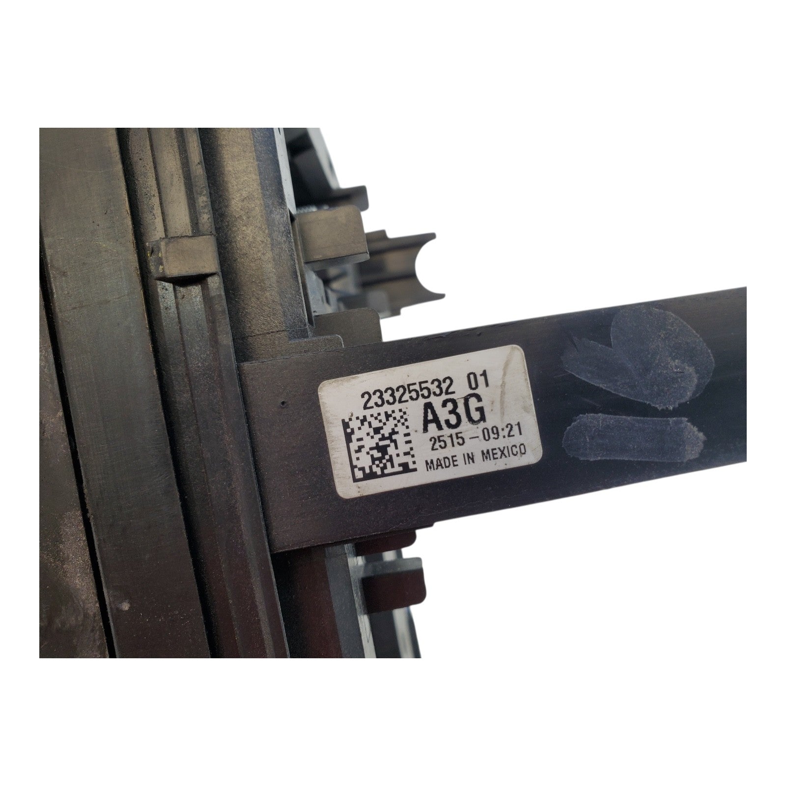 2016-2017 Chevrolet Equinox Fusebox Fuse Box Relay Module 23325532_01