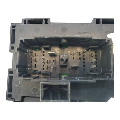 ✅09 SILVERADO Fuse Box Cabin 25815390 XA