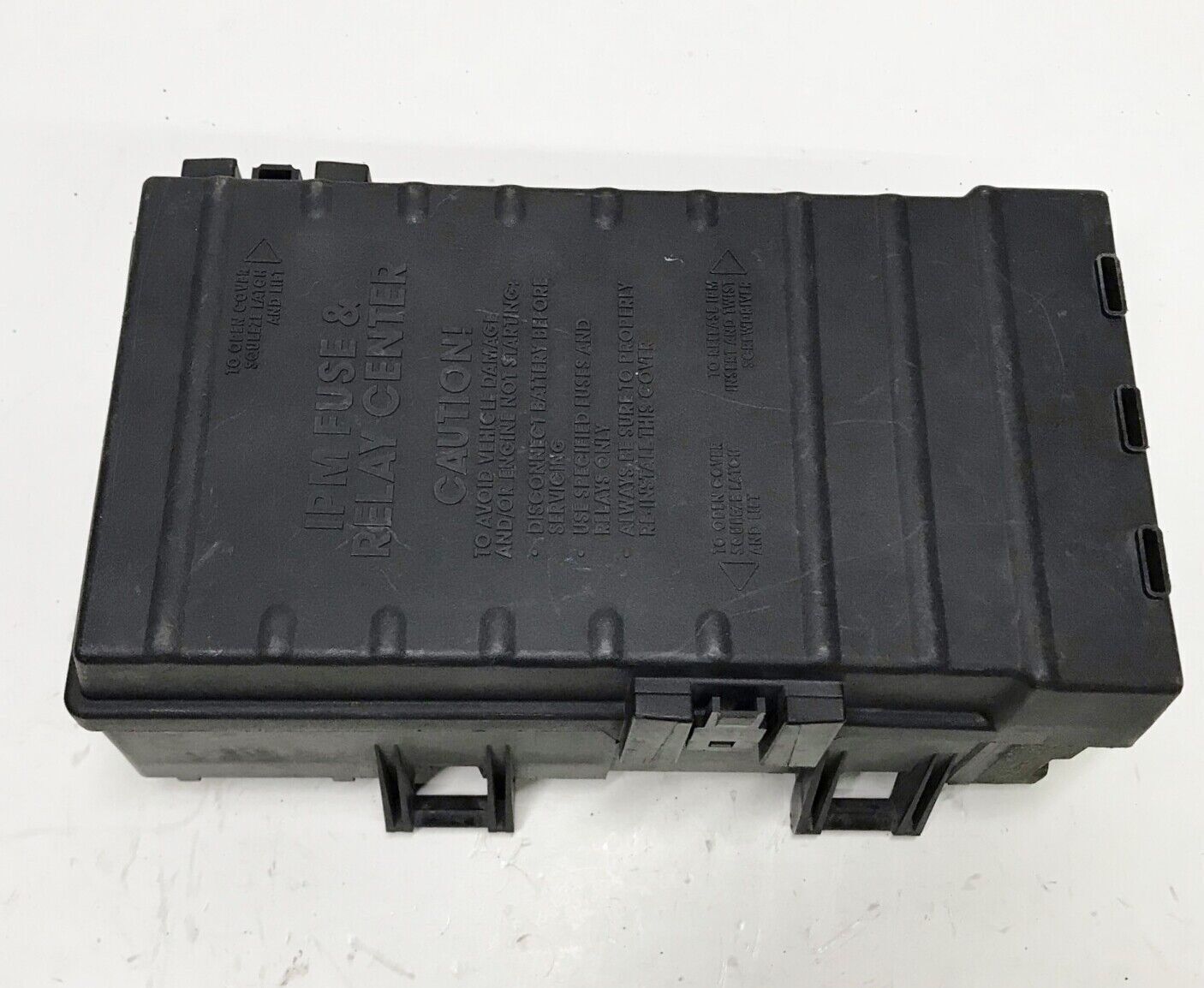 2003 Caravan Voyager Town & Country Power Distribution Fuse Box 04727556AE
