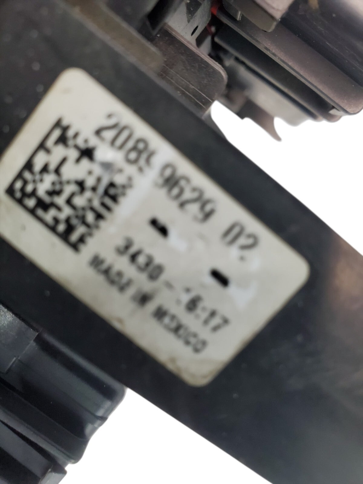 11 Chevrolet Equinox GMC Terrain 2.4L Engine Fuse Relay Junction Box 20899629