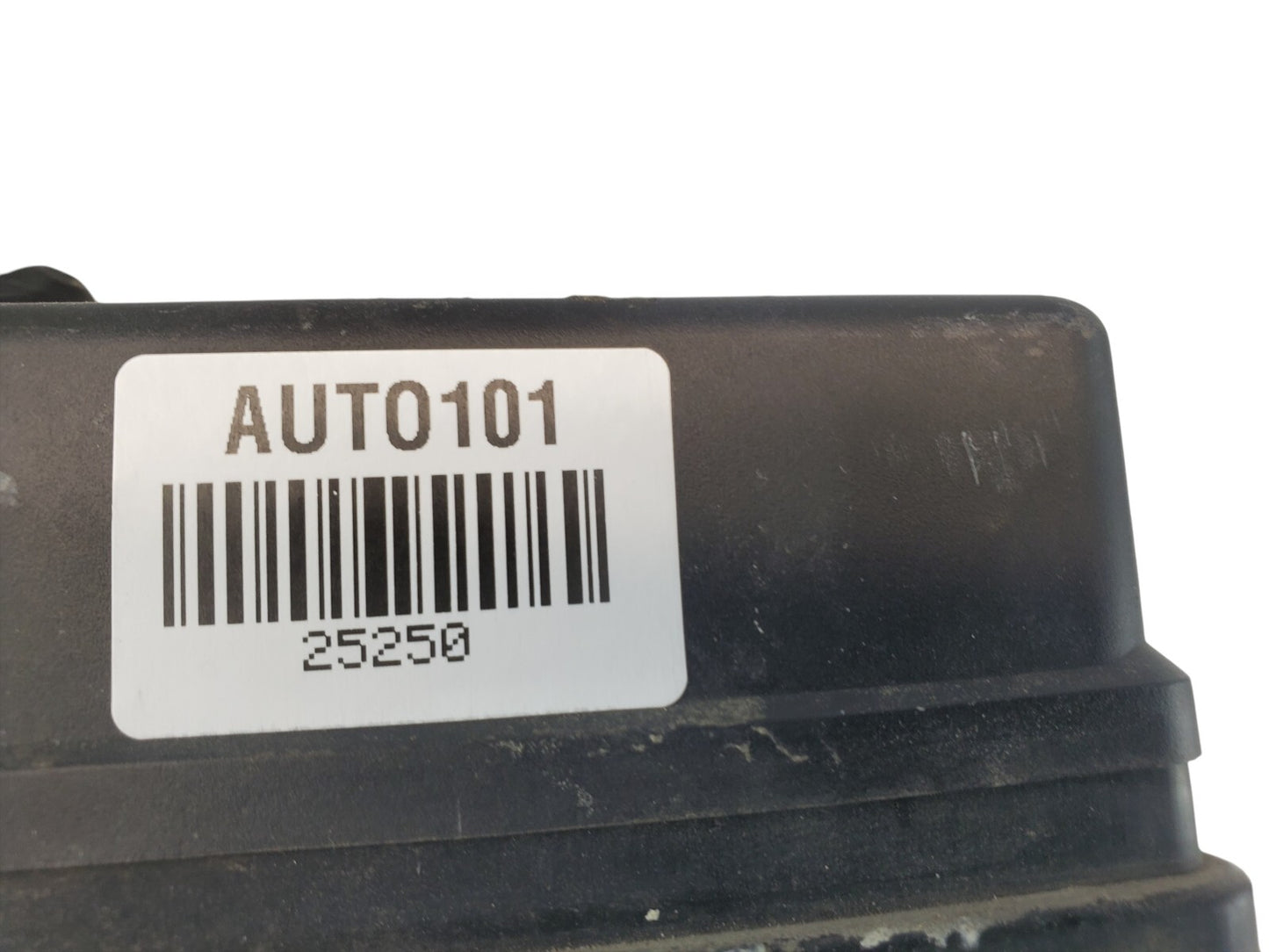 2008 Saturn Aura Fuse Box Relay Junction Block 2.4L 25883019