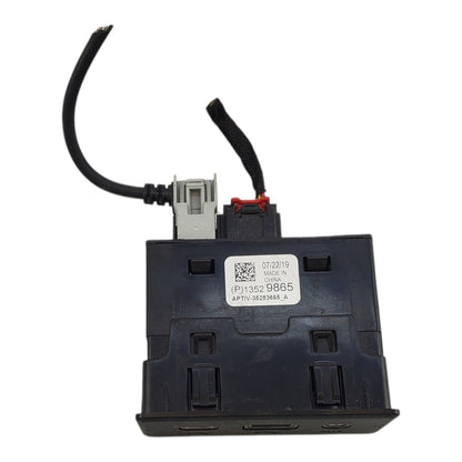13529865 Hub USB Android & AUX Port's Part For Chevrolet Malibu