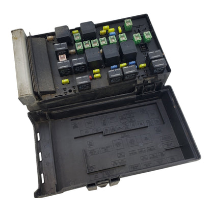 01-04 CHRYSLER DODGE INTERGRATED POWER CONTROL MODULE FUSE BOX 04727557AC OEM
