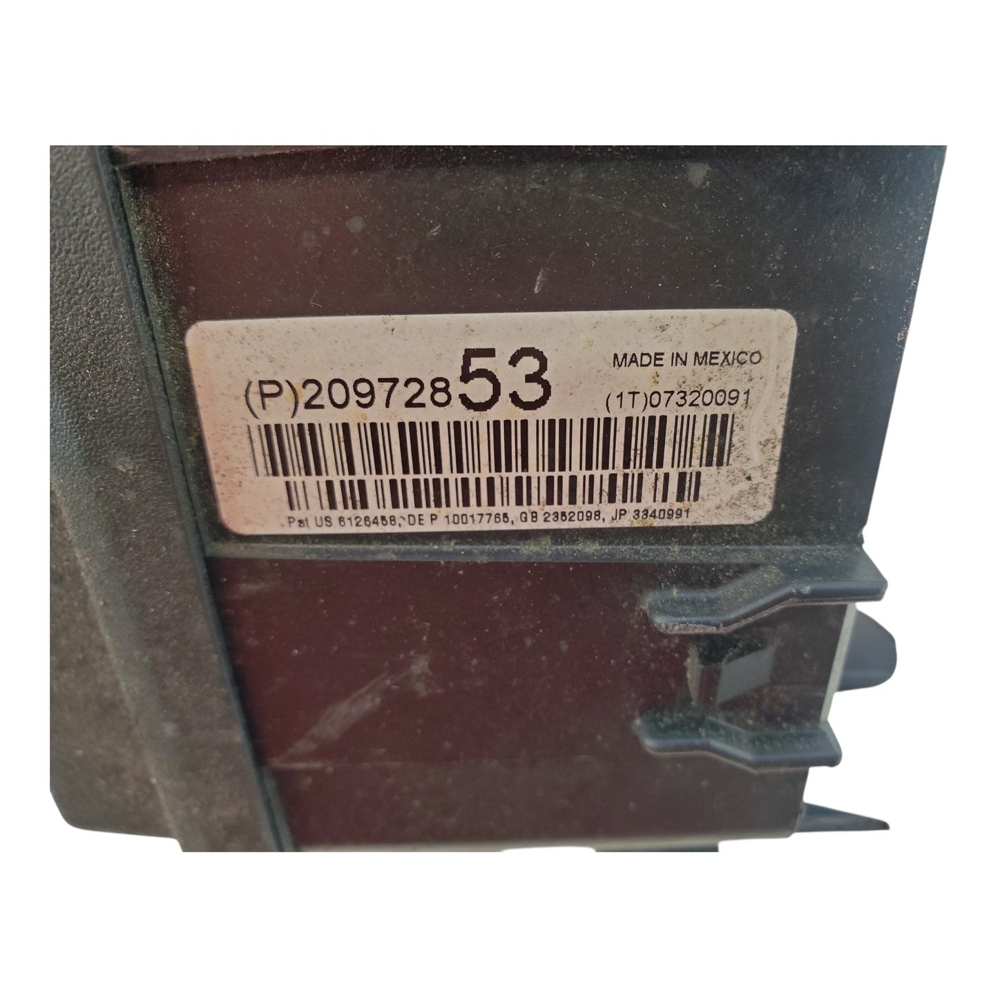 2012 GMC Acadia Fuse Box Relay Module (P) 20972853 OEM