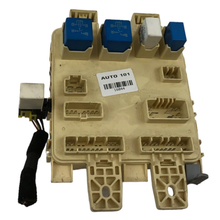 04-06 Hyundai Elantra 2.0L Automatic OEM Interior Fuse Relay Box 91110-2D001