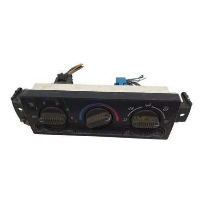 99-02 CHEVY GMC Silverado Sierra Yukon Climate Control A/C OEM 09361345