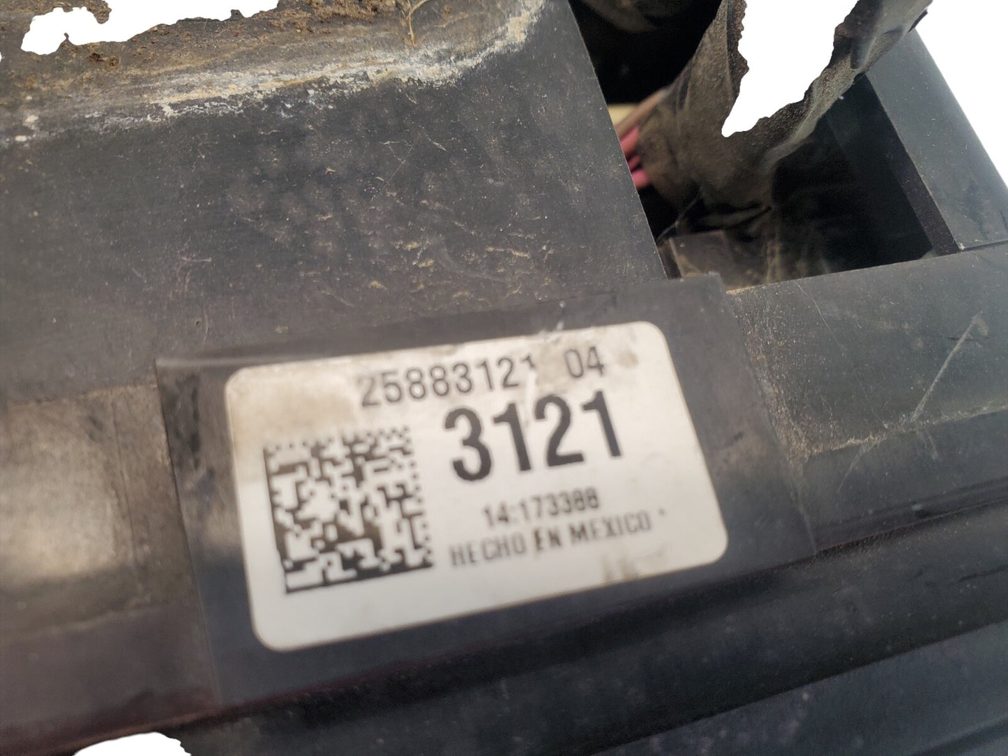 Chevrolet Fuse Box Relay Unit Module25883121 04