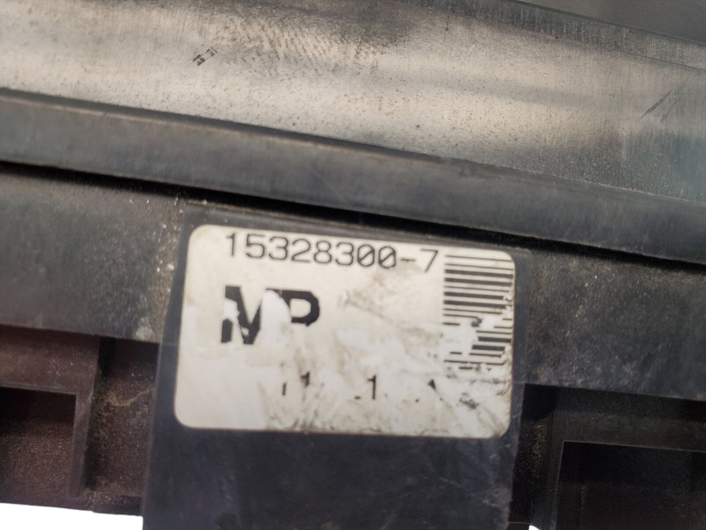 2004 2005 Chevy Trailblazer Engine Fuse Box Relay Junction Block OEM 15328300-7
