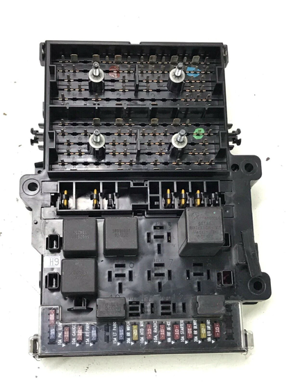 98-00 DODGE CARAVAN Fuse Box Relay Junction Box 04707994