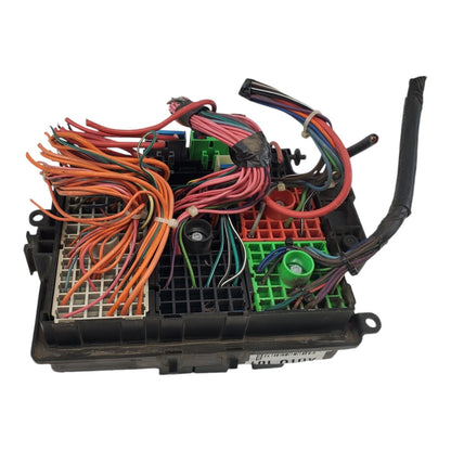  03-06 ChevroletSilverado Yukon Engine Fuse Relay Box Junction Block 15201930-02