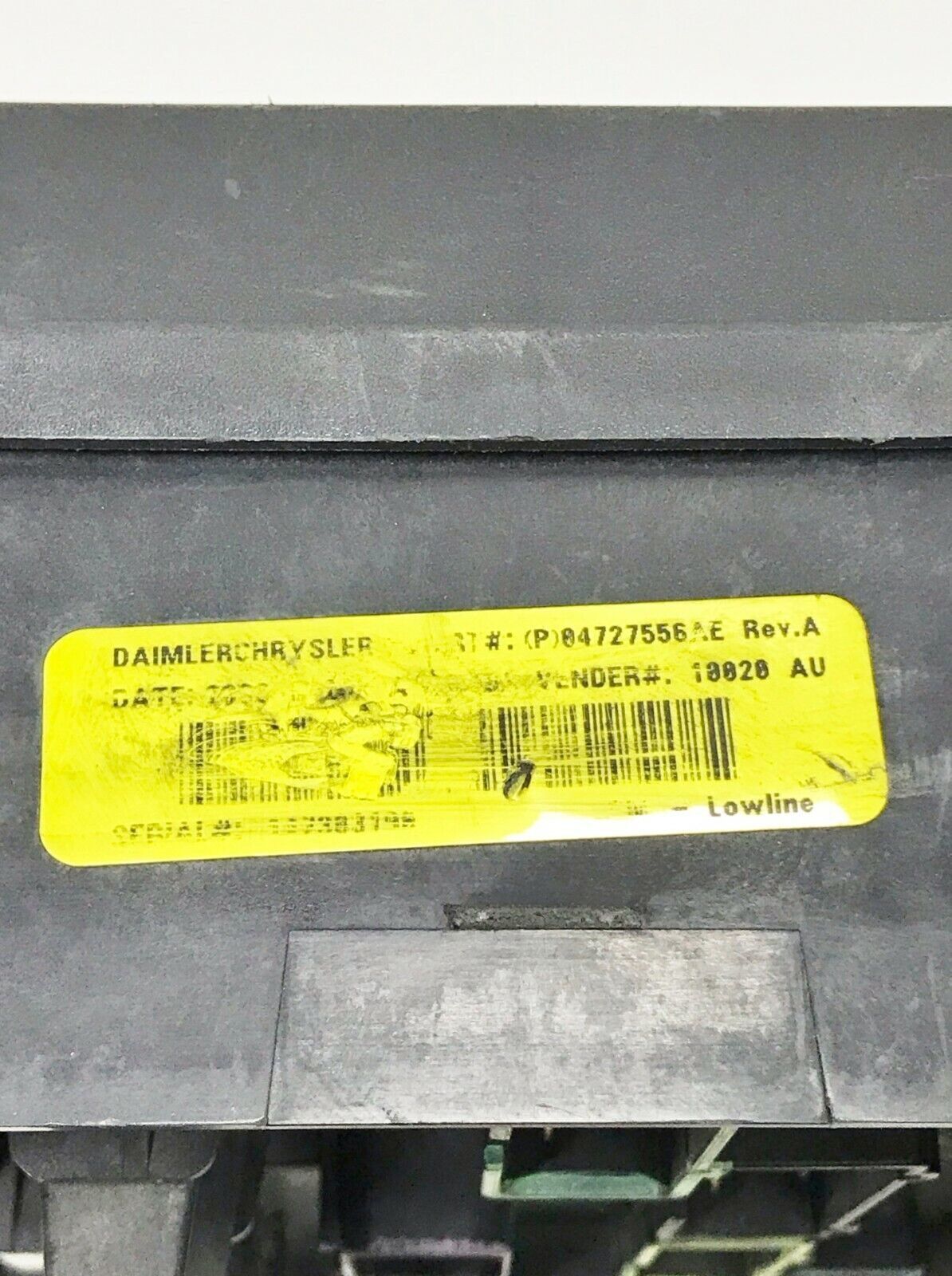 2003 Caravan Voyager Town & Country Power Distribution Fuse Box 04727556AE