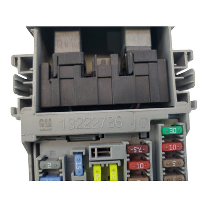 2011 -2017 BUICK REGAL OEM RIGHT SIDE UNDER FRONT DASH FUSE RELAY BOX 13222786